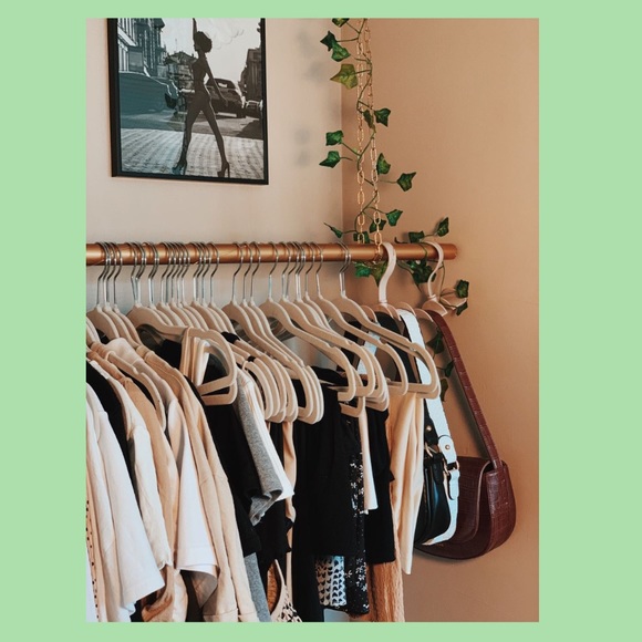 Women’s Clothing Mystery Box – Perfect for Resellers! 5–6 Stylish Pieces - Picture 6 of 6